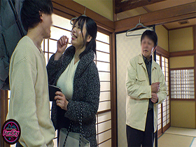 筆おろし温泉ソープ 親父が再婚して― Ｋカップ爆乳の義母さんができた。家族旅行で僕が童貞なのを知ると… 菅日菜子　サンプル画像20